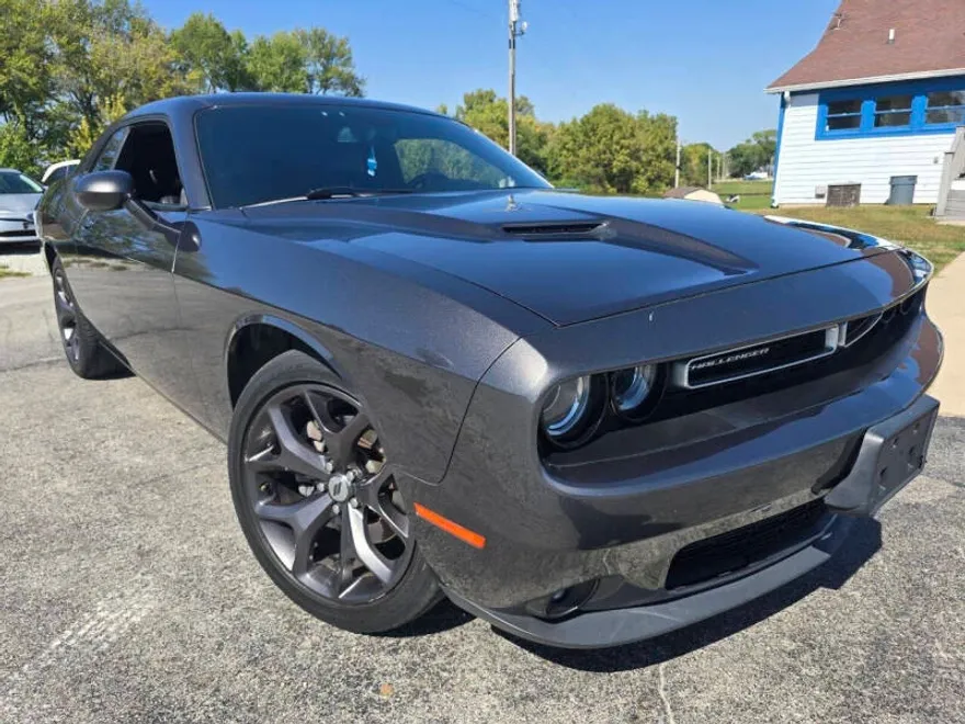 2018 Dodge Challenger SXT Plus photo 1