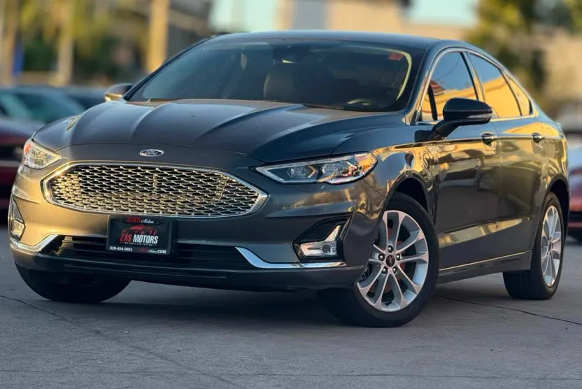 2019 Ford Fusion Titanium Plug-In Hybrid photo 1