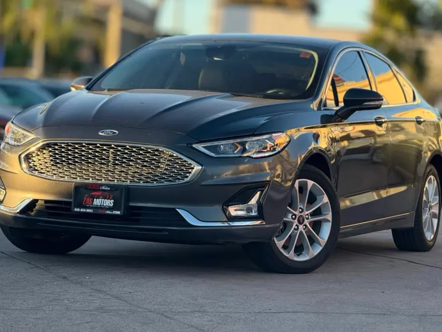 2019 Ford Fusion Titanium Plug-In Hybrid photo 1