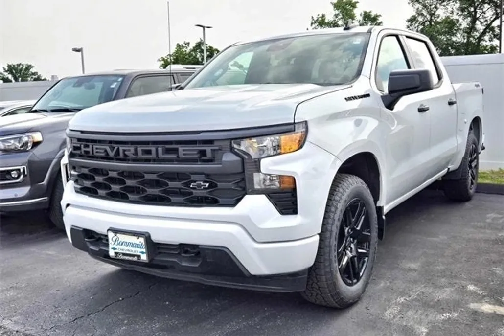 2024 Chevrolet Silverado 1500 Custom photo 1