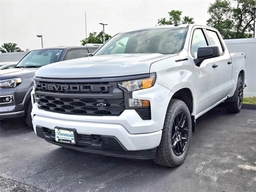 2024 Chevrolet Silverado 1500 Custom photo 1