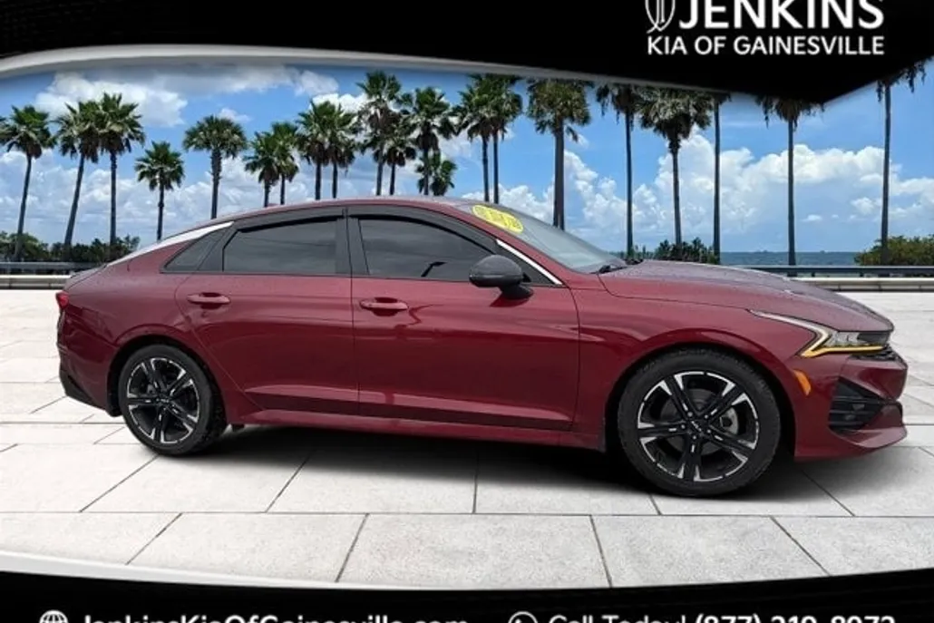 2022 Kia K5 GT-Line photo 1
