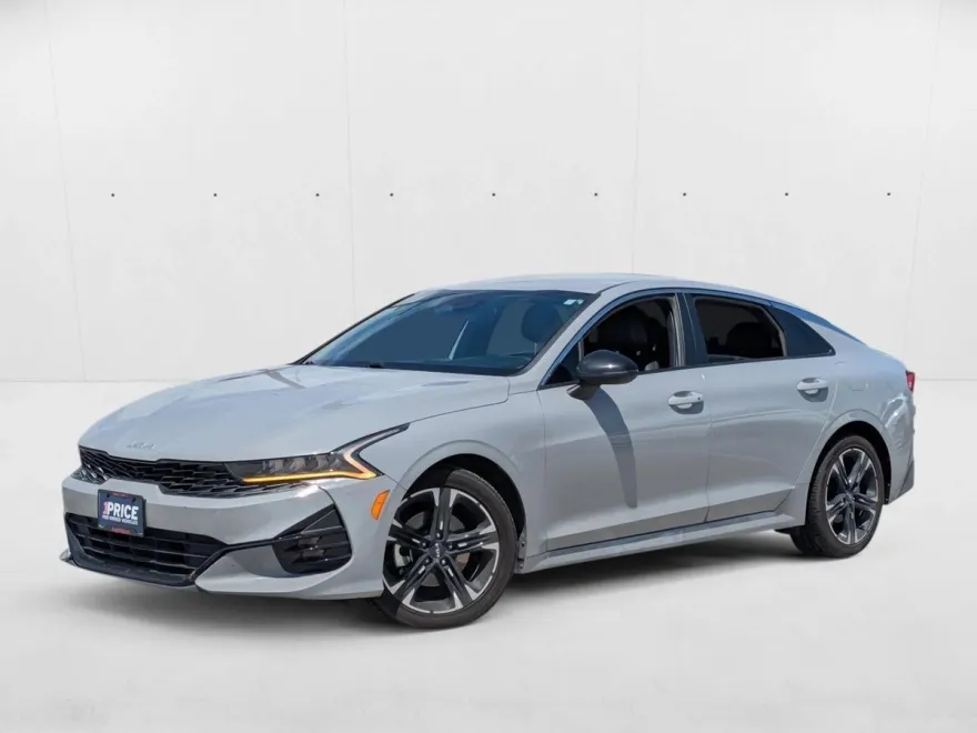 2022 Kia K5 GT-Line photo 1