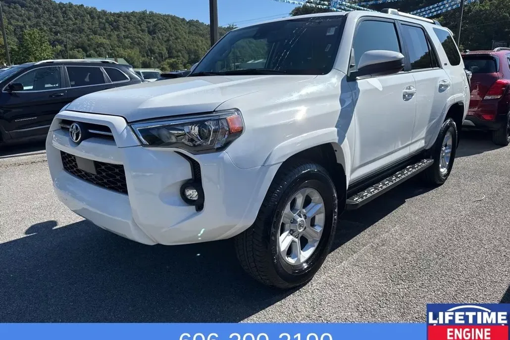 2024 Toyota 4Runner SR5 photo 1