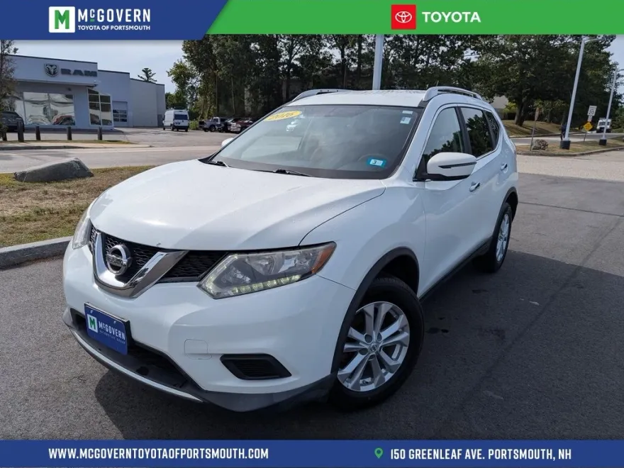 2016 Nissan Rogue SV photo 1