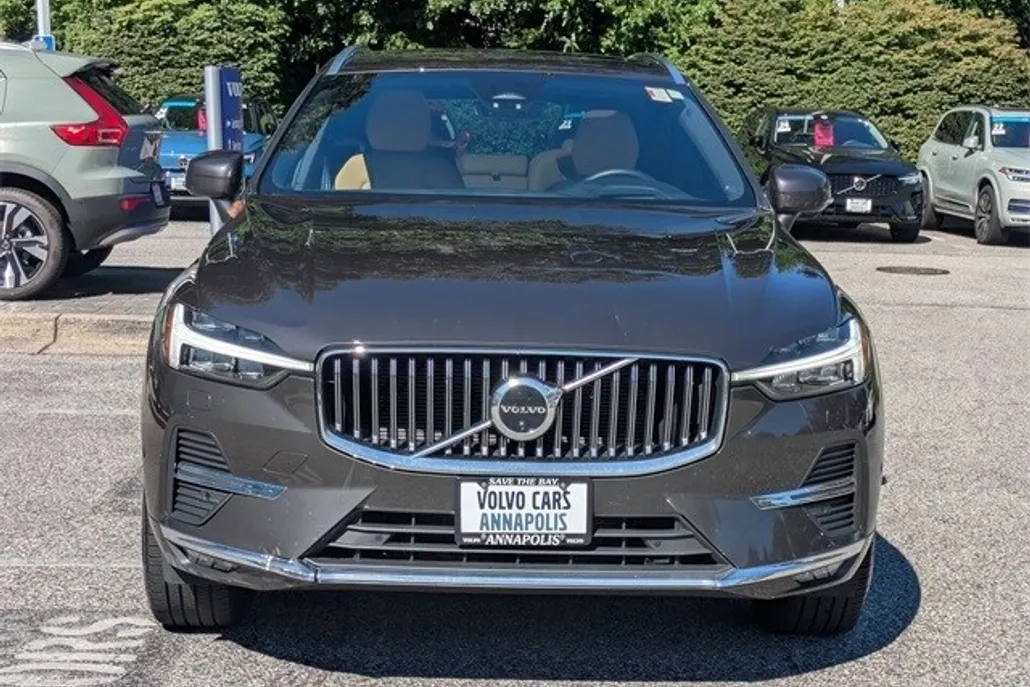 2022 Volvo XC60 B5 Inscription photo 1