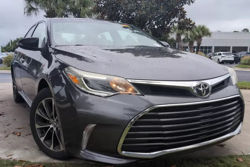 2016 Toyota Avalon photo 1