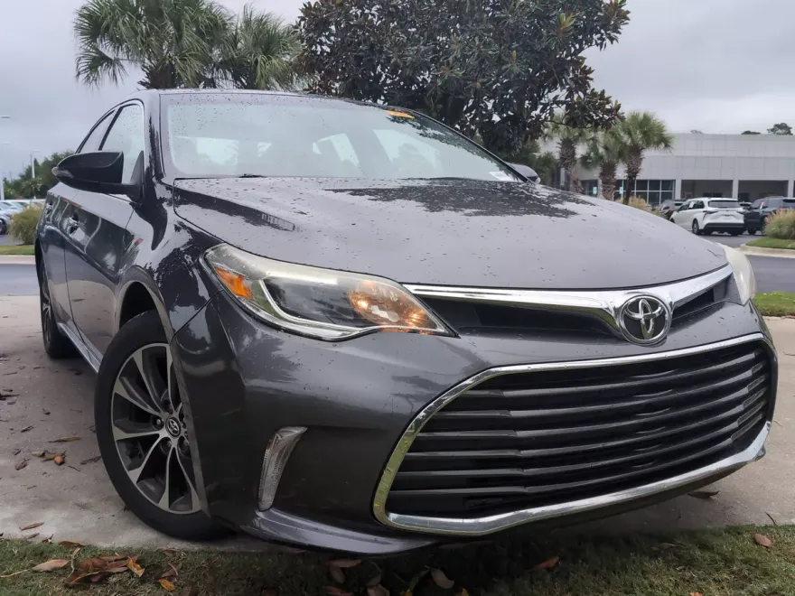 2016 Toyota Avalon photo 1
