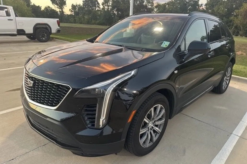 2020 Cadillac XT4 Sport photo 1
