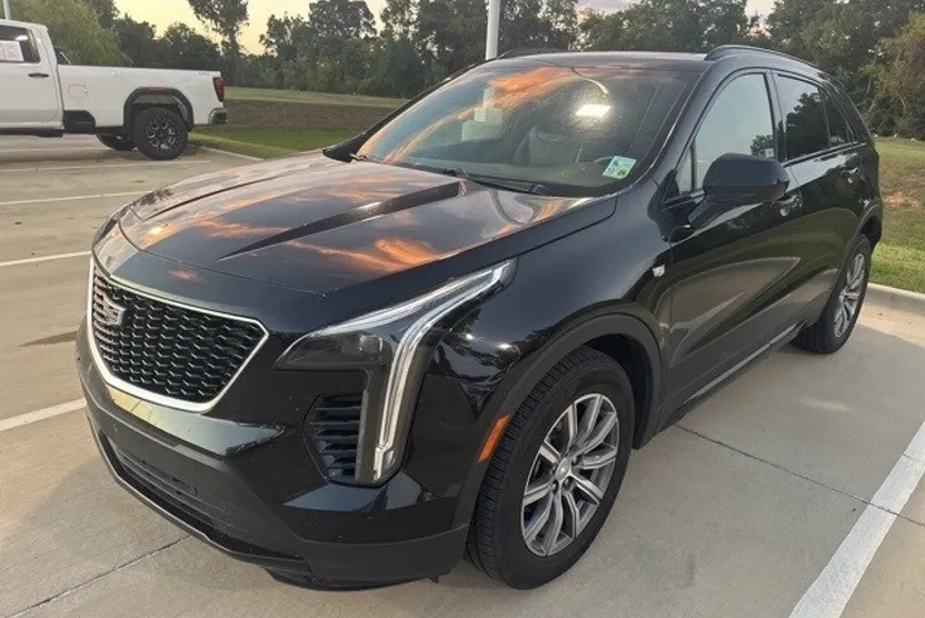 2020 Cadillac XT4 Sport photo 1