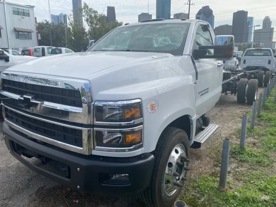 2024 Chevrolet Silverado 4500HD Work Truck photo 1