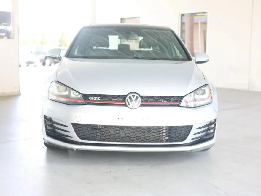 2015 Volkswagen Golf GTI SE photo 1