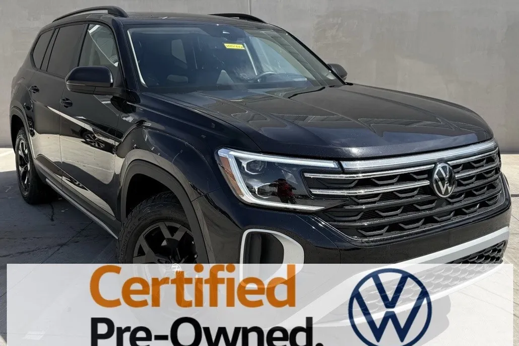 2024 Volkswagen Atlas Peak Edition SEL photo 1