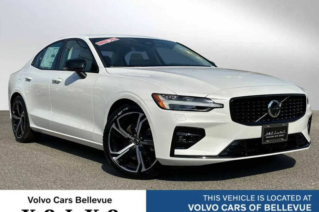 2024 Volvo S60 B5 Plus photo 1