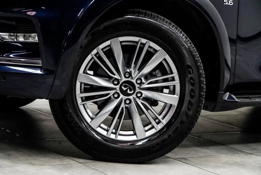 2020 Infiniti QX80 Luxe photo 1