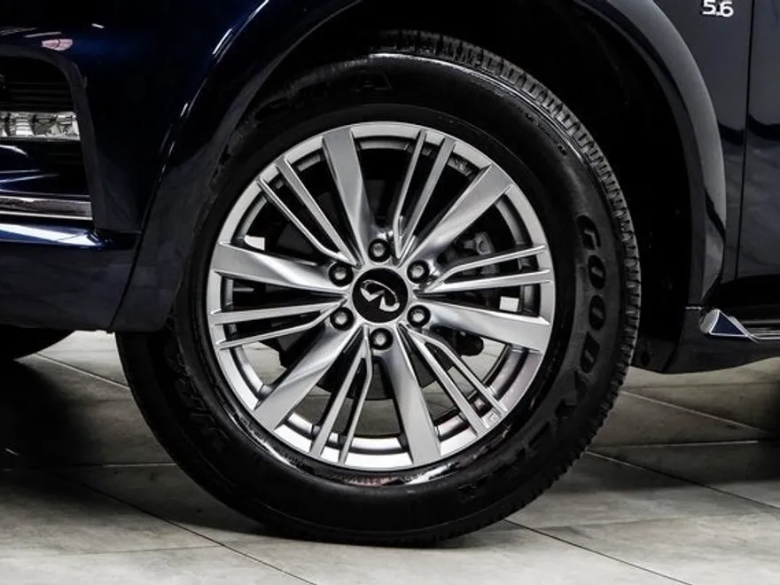 2020 Infiniti QX80 Luxe photo 1
