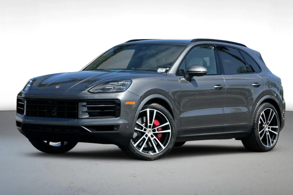 2025 Porsche Cayenne S photo 1