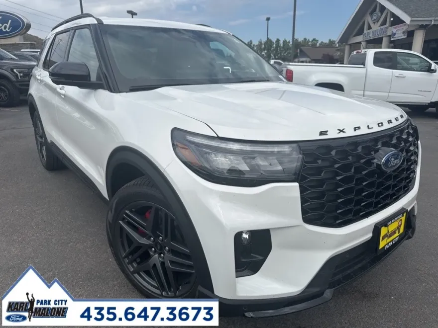 2025 Ford Explorer ST photo 1