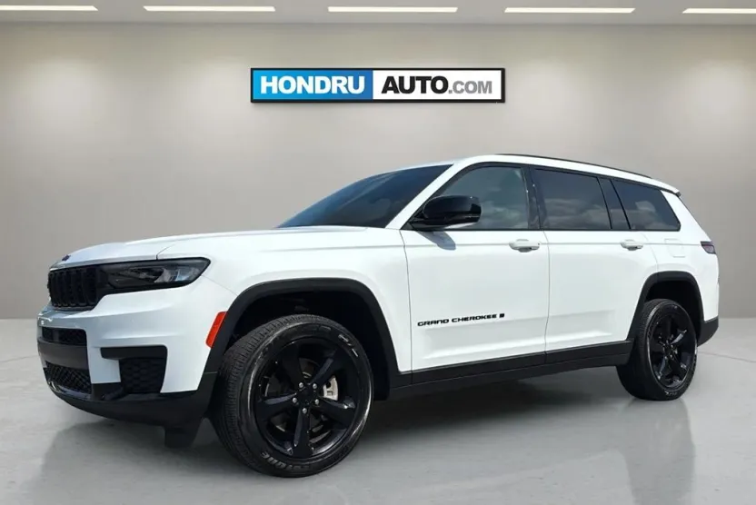2023 Jeep Grand Cherokee Laredo photo 1