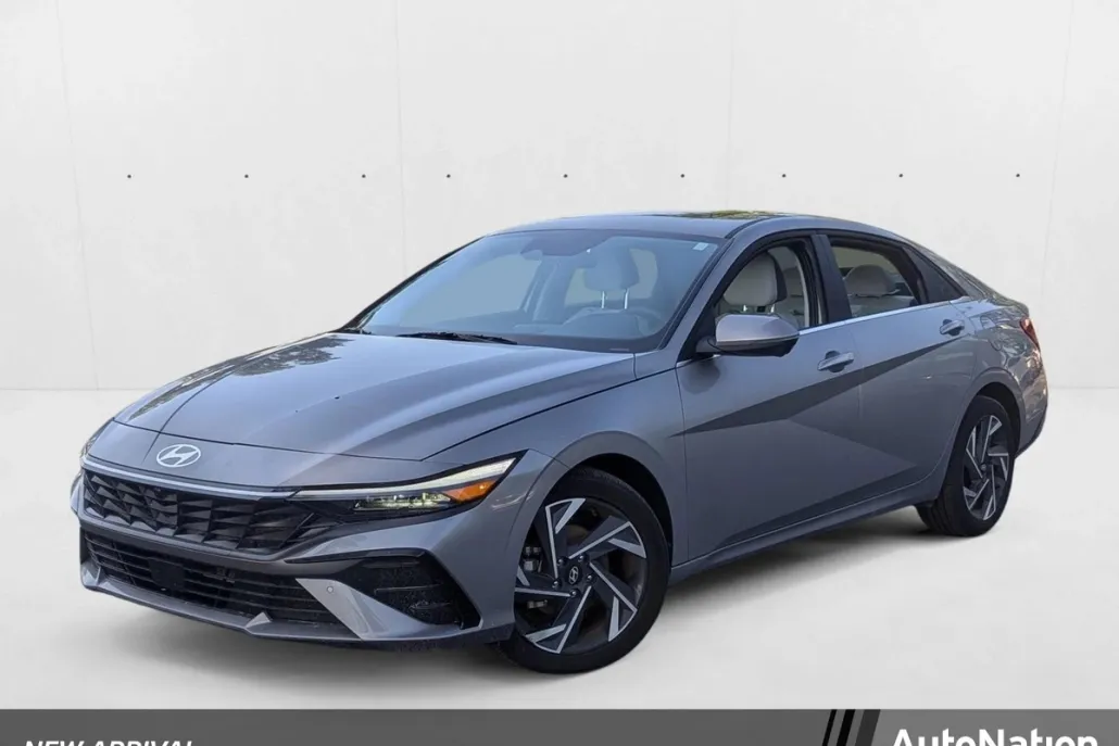 2024 Hyundai Elantra Limited photo 1