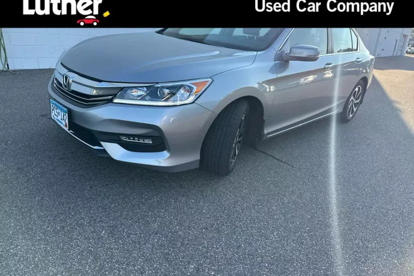 2017 Honda Accord EX photo 1