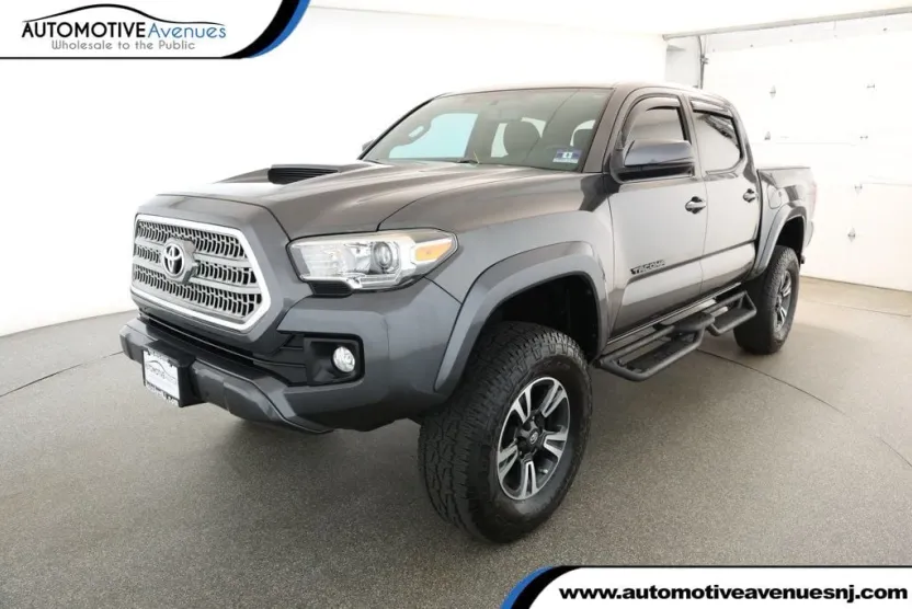 2017 Toyota Tacoma SR5 Sport TRD Pro photo 1