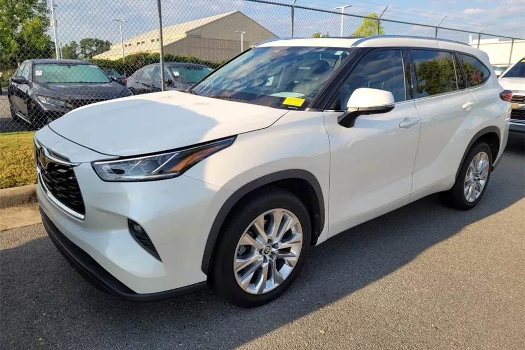 2020 Toyota Highlander Limited photo 1
