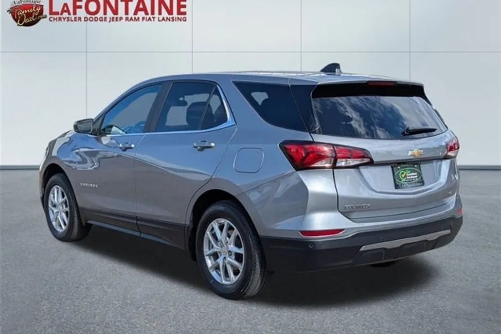 2024 Chevrolet Equinox LT photo 1