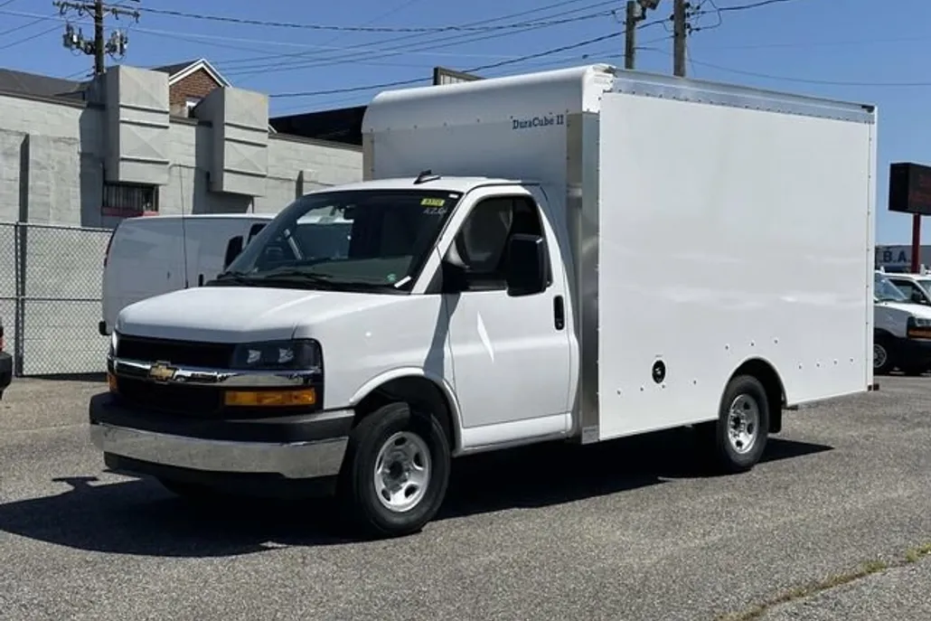 2025 Chevrolet Express 3500 Cutaway Van photo 1