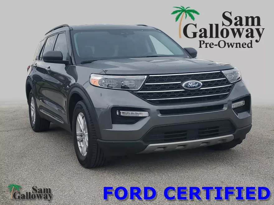 2023 Ford Explorer XLT photo 1