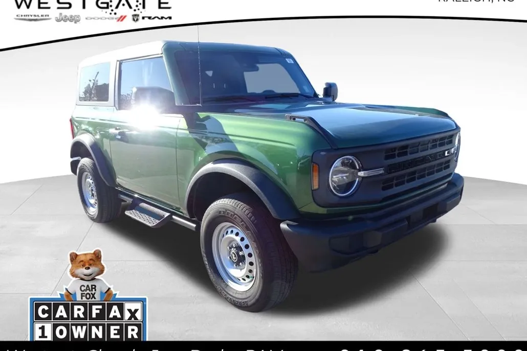 2023 Ford Bronco Base photo 1