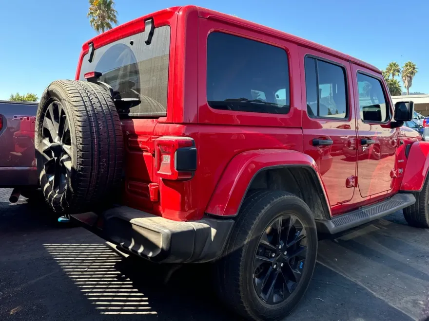 2023 Jeep Wrangler Sahara 4xe photo 1