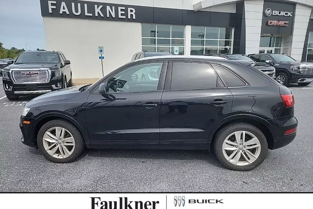 2017 Audi Q3 Premium photo 1