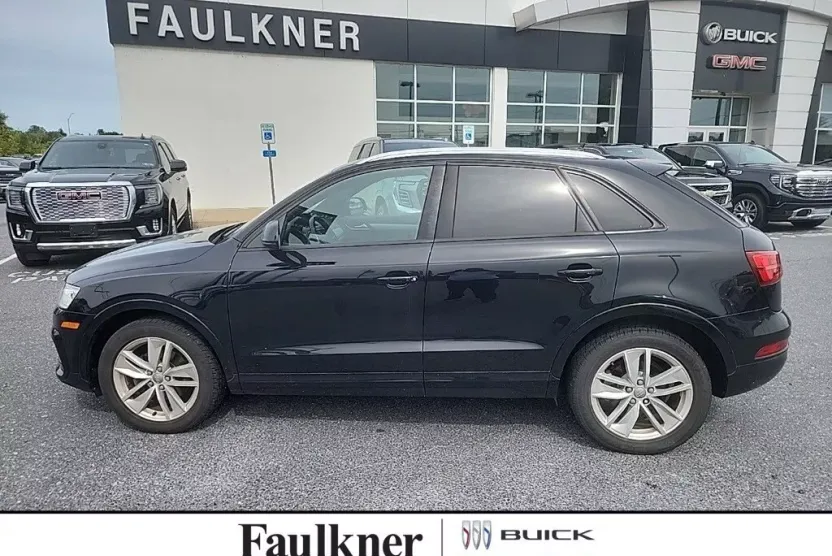 2017 Audi Q3 Premium photo 1