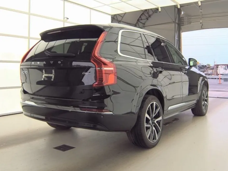 2024 Volvo XC90 Plus photo 1