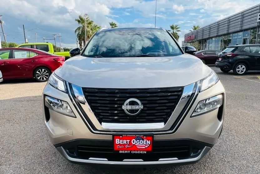 2023 Nissan Rogue SL photo 1