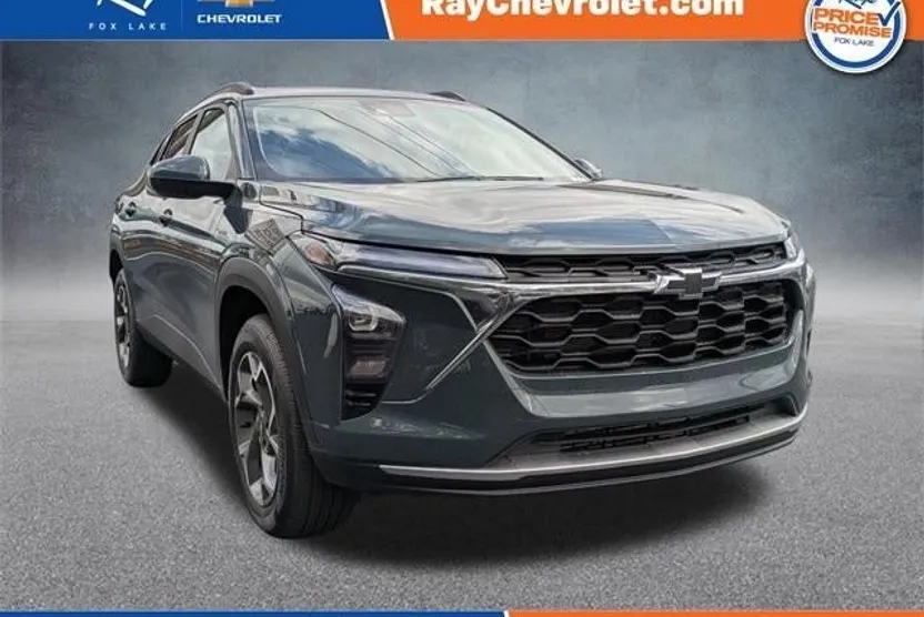 2025 Chevrolet Trax LT photo 1