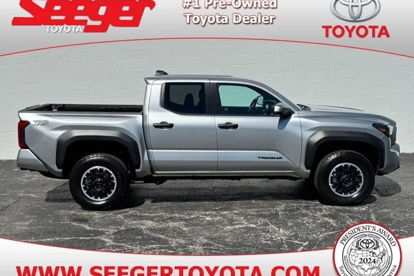 2024 Toyota Tacoma 4x4 SR5 Double Cab photo 1