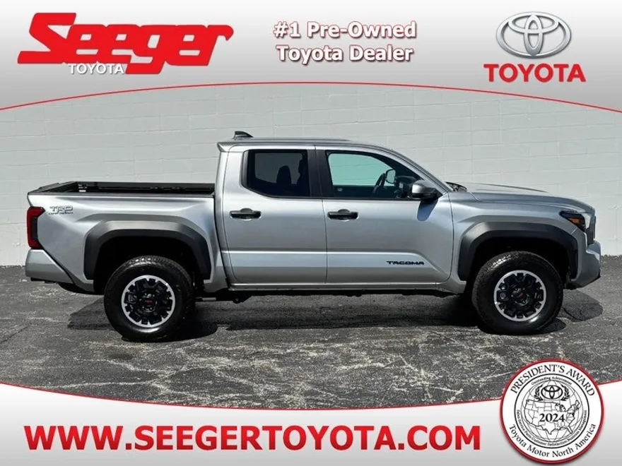 2024 Toyota Tacoma 4x4 SR5 Double Cab photo 1