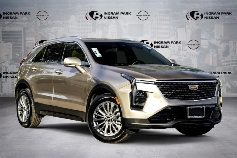 2025 Cadillac XT4 Premium Luxury photo 1