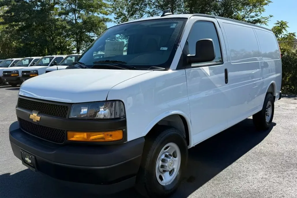 2025 Chevrolet Express 2500 Work Van photo 1