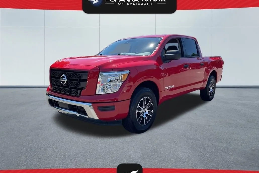 2022 Nissan Titan SV photo 1