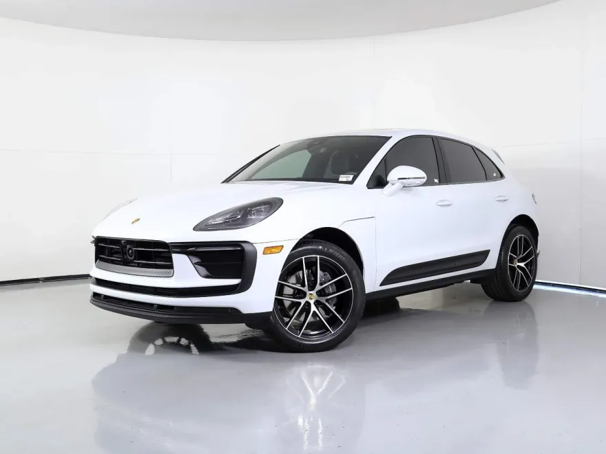 2024 Porsche Macan T photo 1