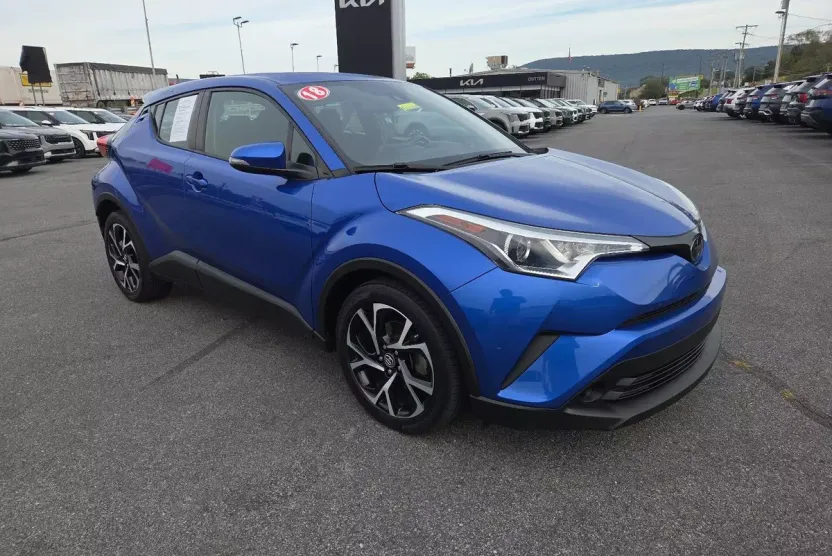 2018 Toyota C-HR XLE photo 1