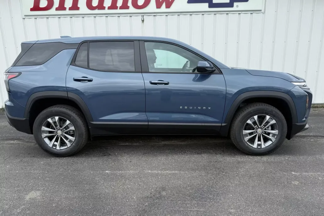 2026 Chevrolet Equinox LT photo 1