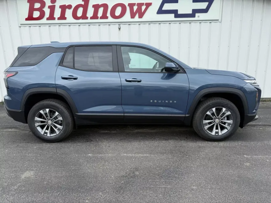 2026 Chevrolet Equinox LT photo 1