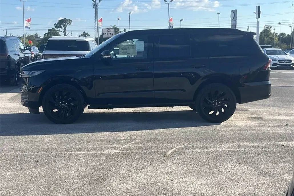 2025 Lincoln Navigator Reserve photo 1