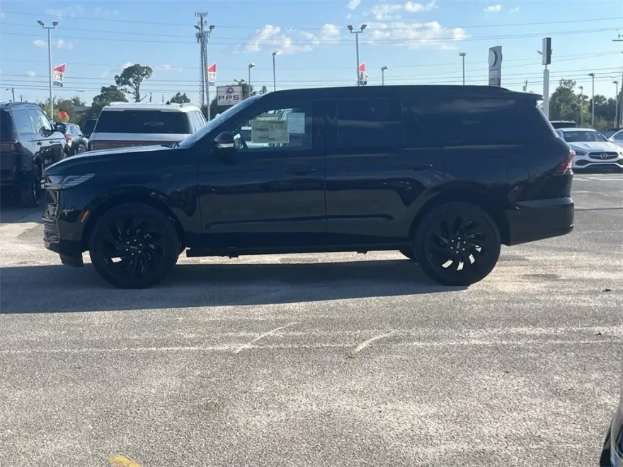 2025 Lincoln Navigator Reserve photo 1
