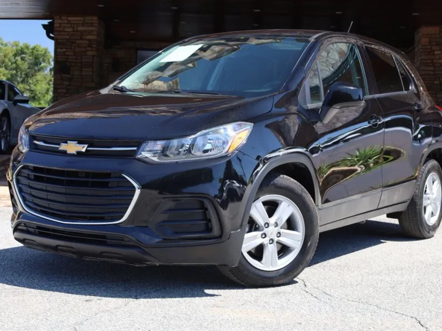 2020 Chevrolet Trax LS photo 1