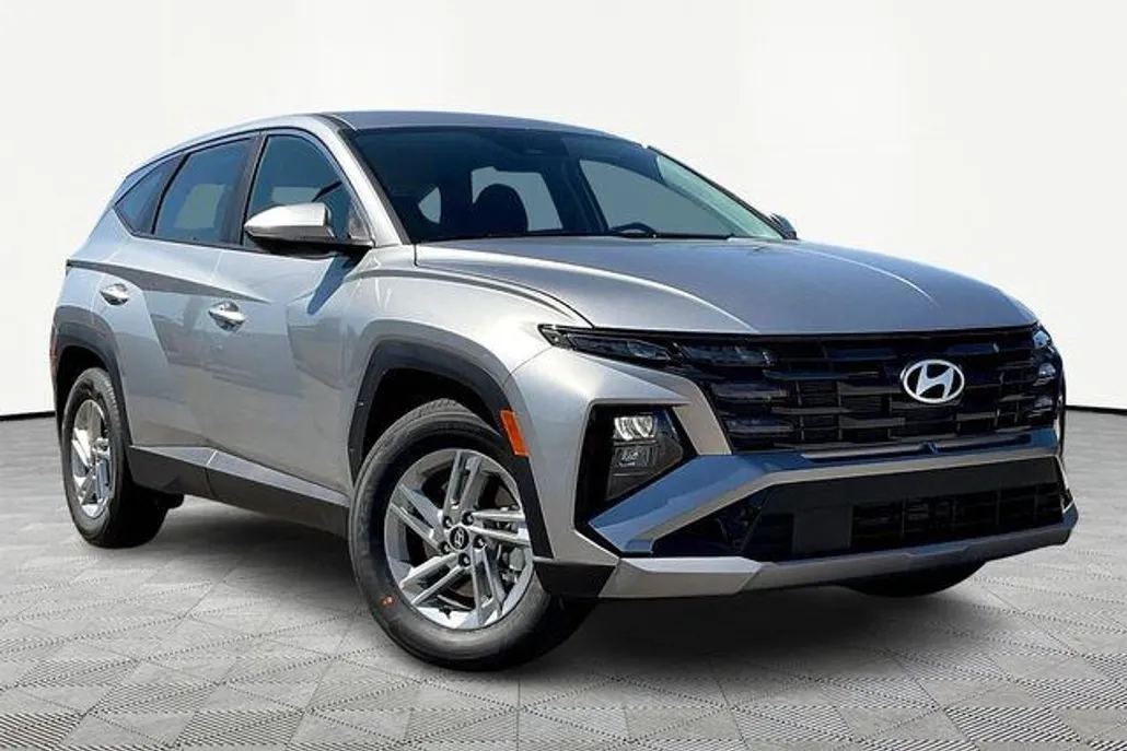 2025 Hyundai Tucson SE photo 1
